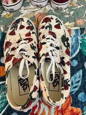 Vans Women’s Rose Print Canvas Sneakers - White with Red Roses